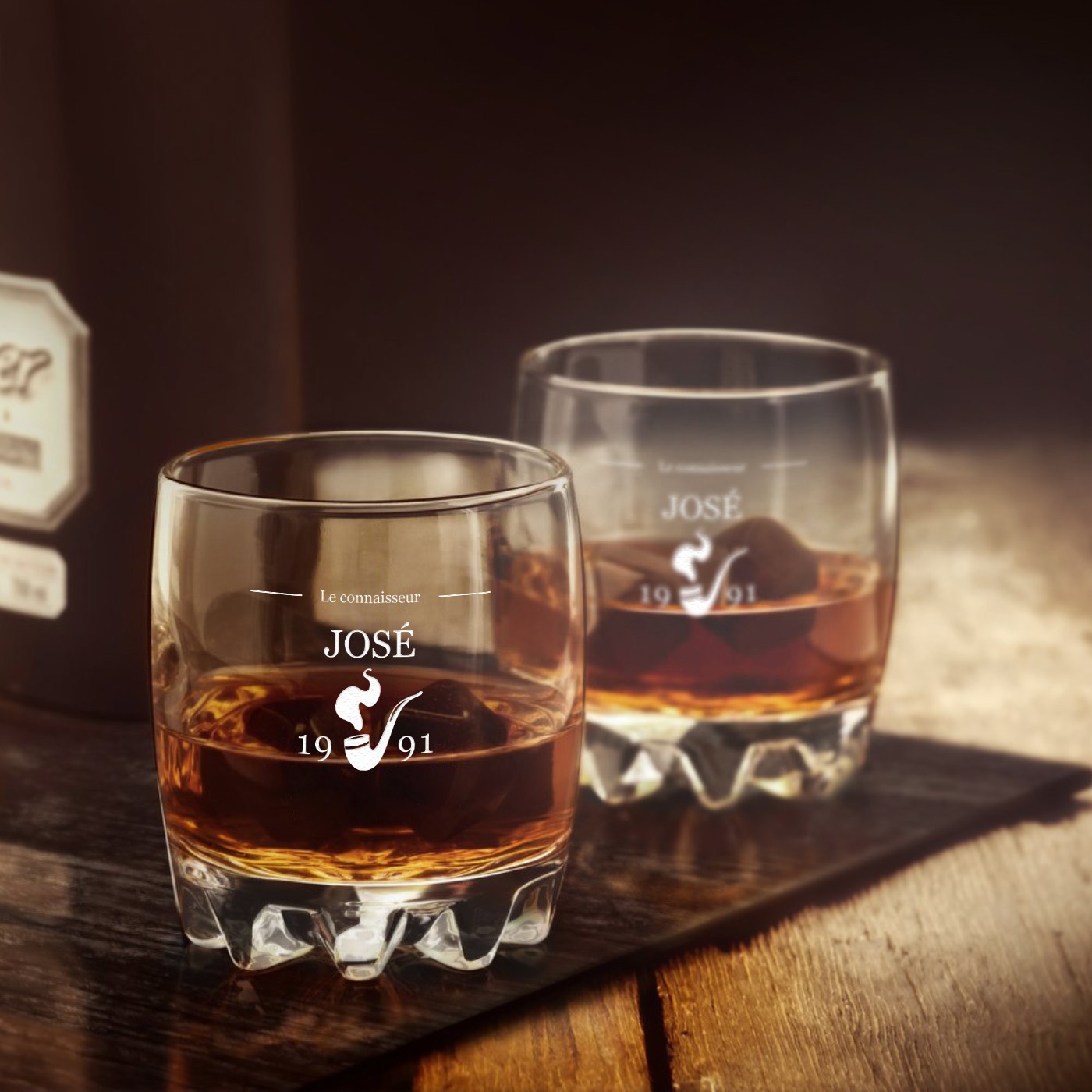 Murrano Whisky Globe Carafe with 2 Engraved Glasses for Connoisseurs