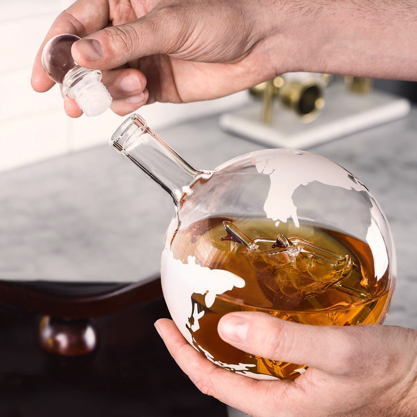 Murrano Whisky Globe Carafe with 2 Engraved Glasses for Connoisseurs