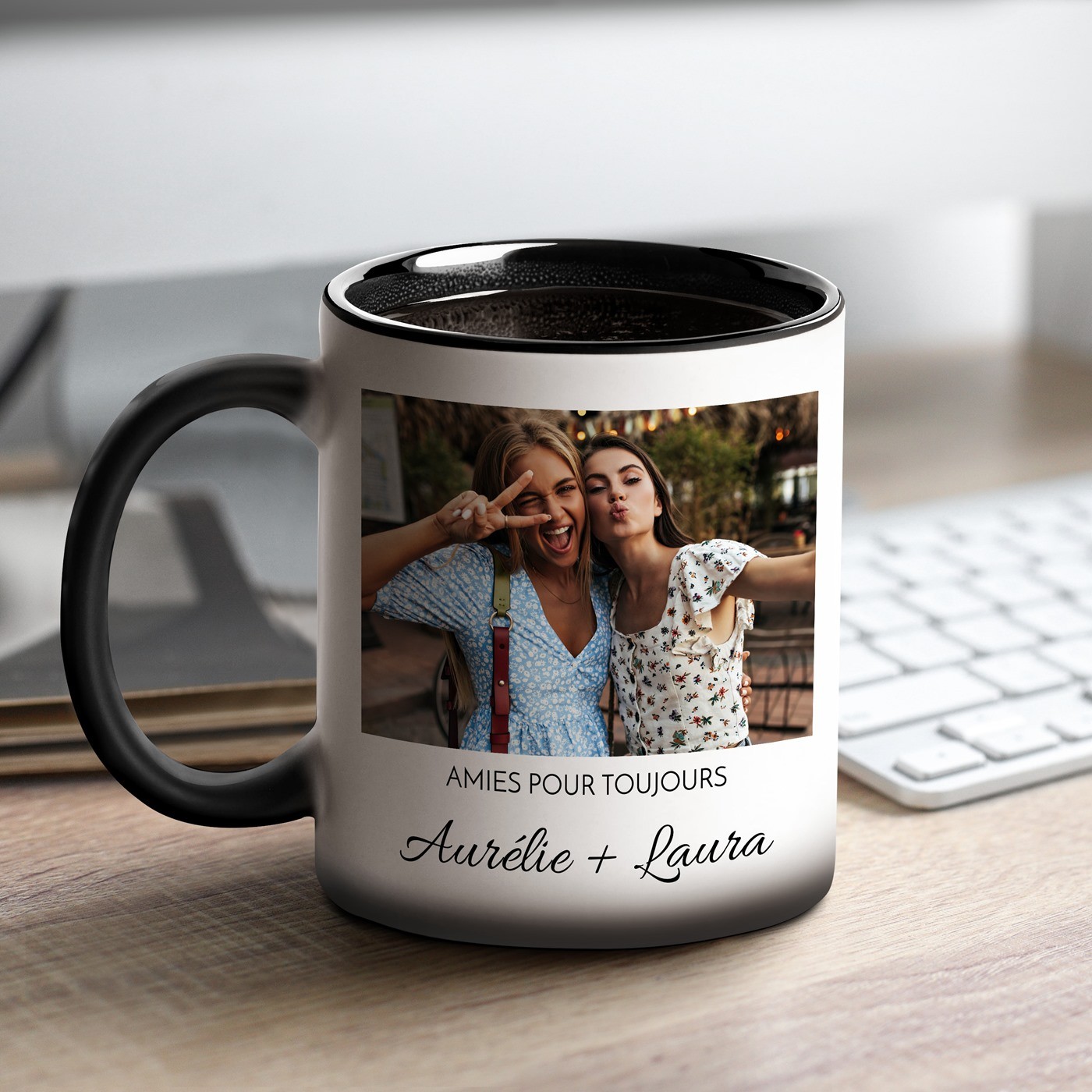 Taza Mágica de Murrano con Impresión Negro y Blanco para el Cumpleaños de su Mejor Amiga