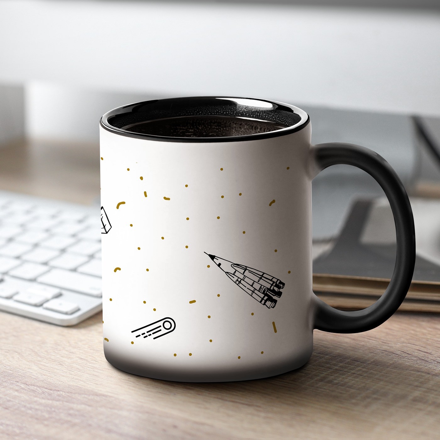 Taza Mágica Murrano - Impresión Negro y Blanco para Amantes del Café