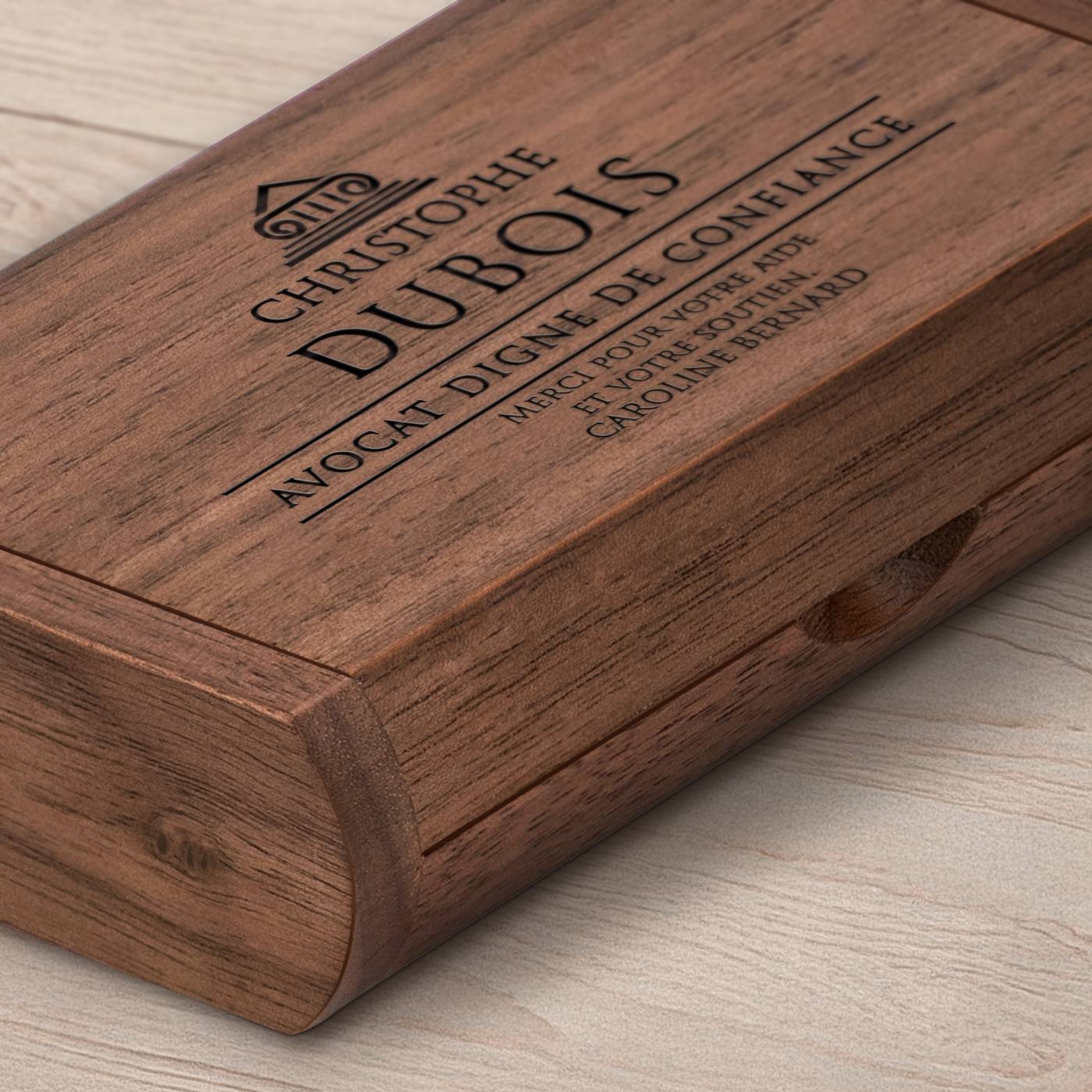 Unidad USB de madera personalizada Murrano de 64 GB con caja magnética para abogados