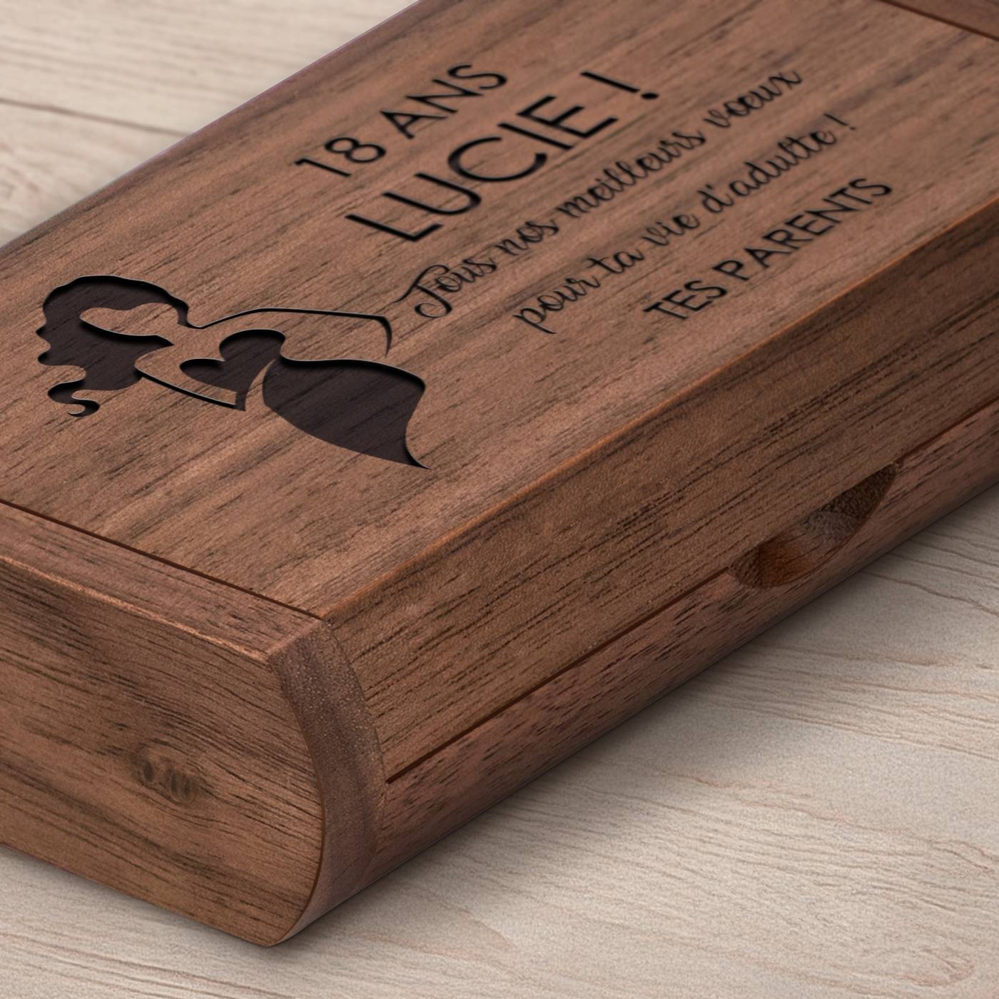 Clé USB en bois Murrano avec gravure laser - 64 Go dans une boîte magnétique (pour un anniversaire de 18 ans)