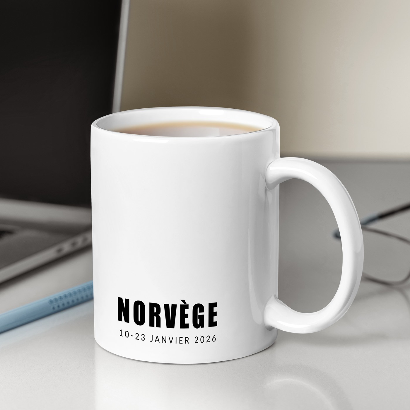 Mug de cerámica blanca Murrano con foto para el novio amante de los viajes