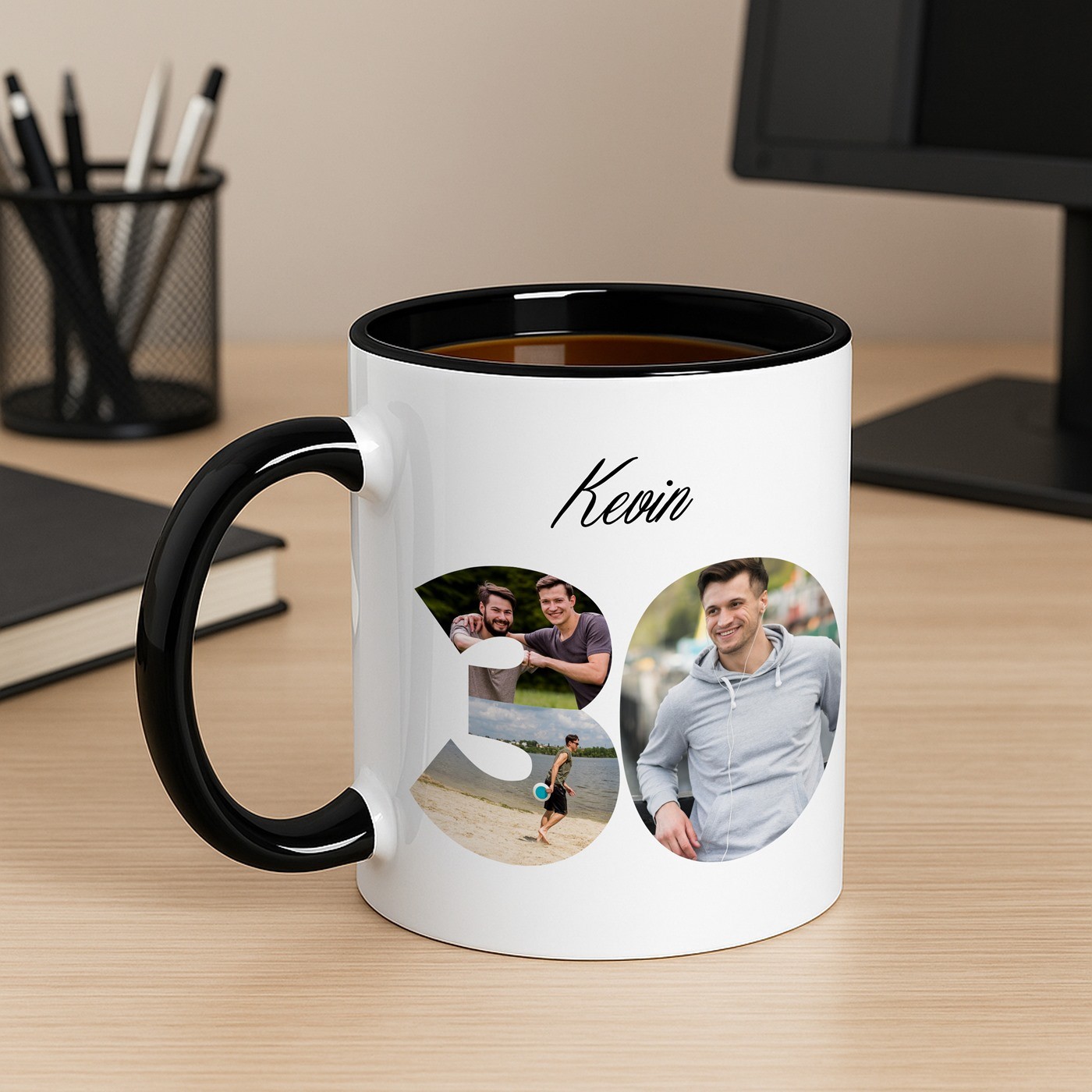 Mug de cerámica Murrano con diseño negro y blanco y personalización con foto para su 30º cumpleaños