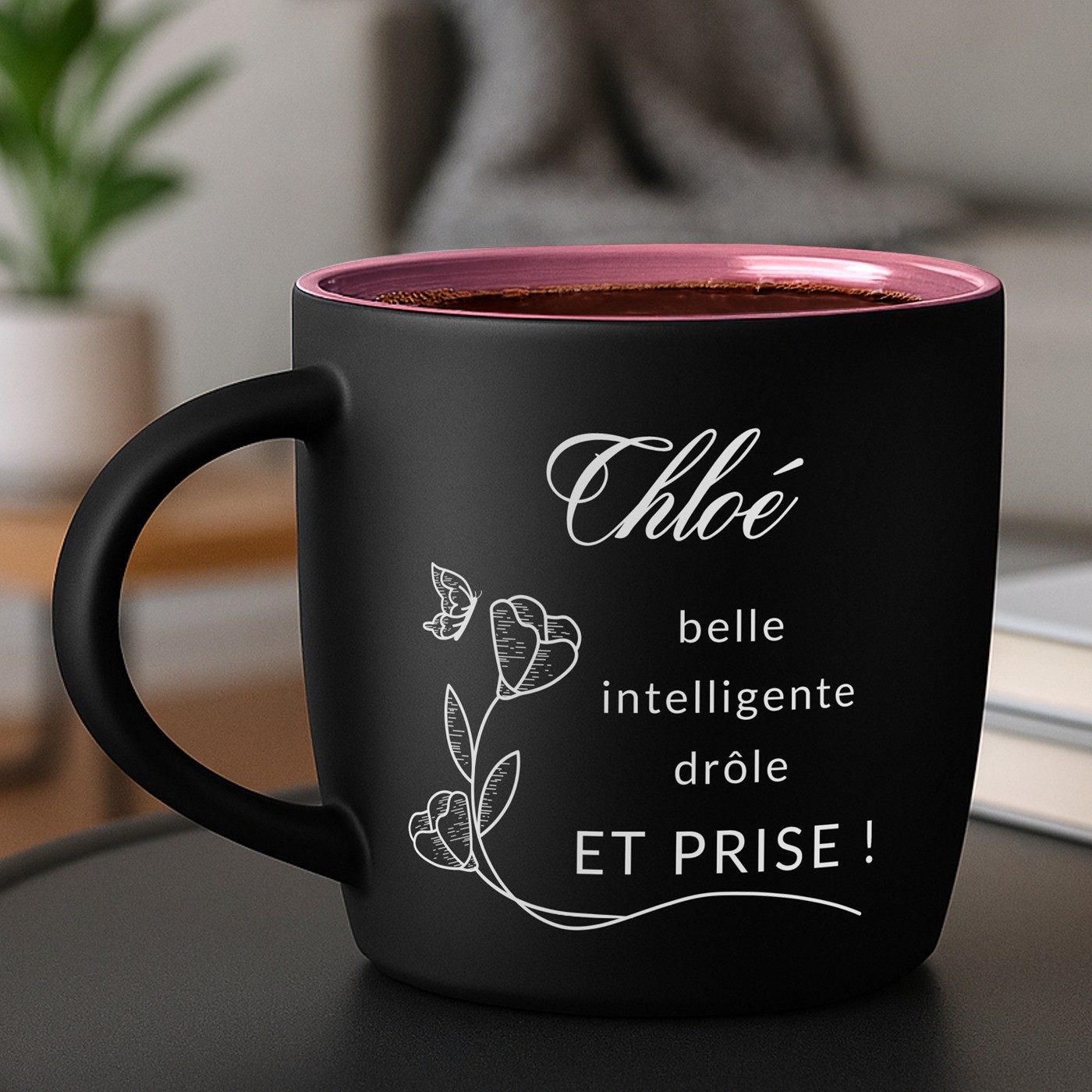 Taza de cerámica Murrano - Negra con acabado mate y base rosa, grabado personalizado para mujer
