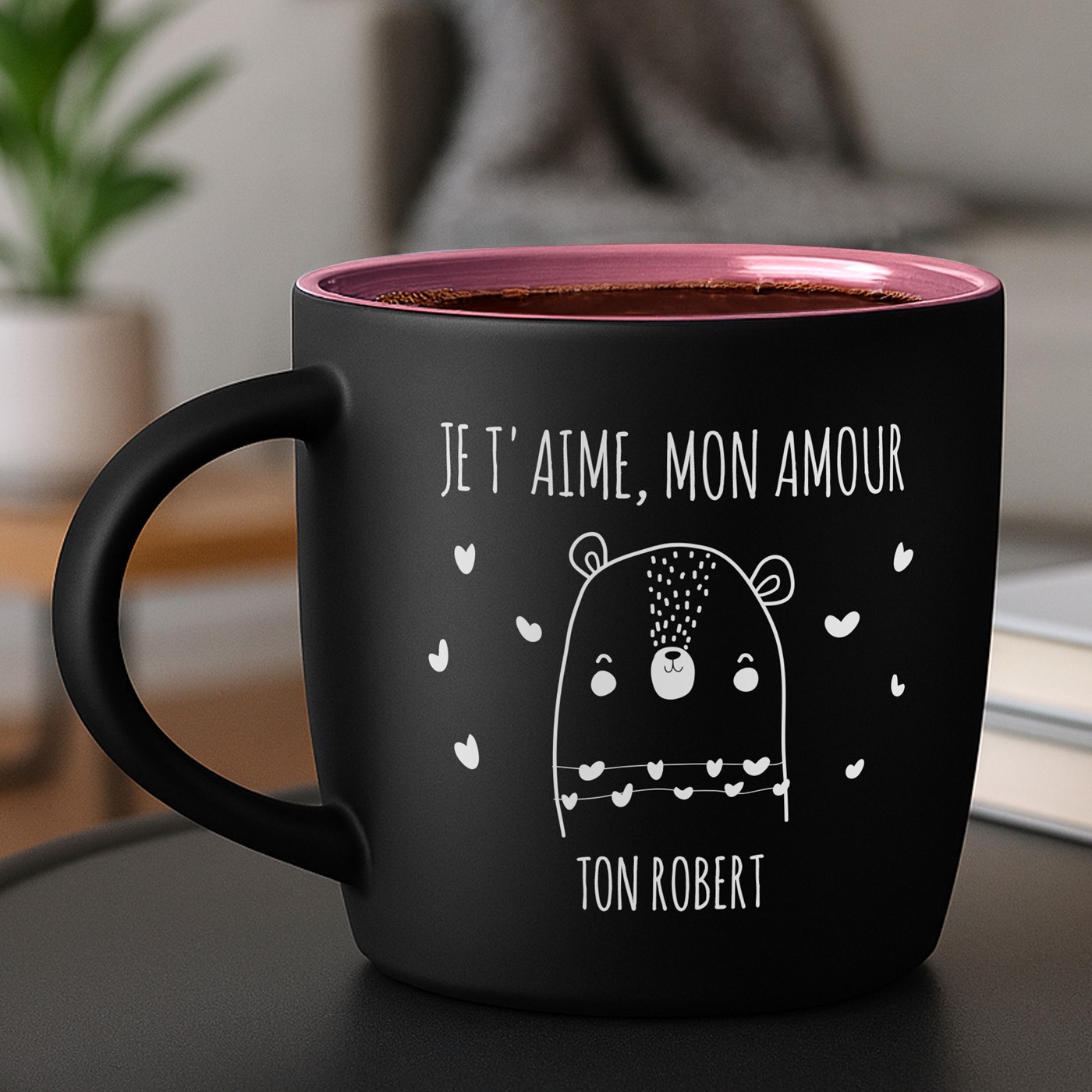 Taza de cerámica negra mate y rosa con personalización para un marido por el aniversario de boda