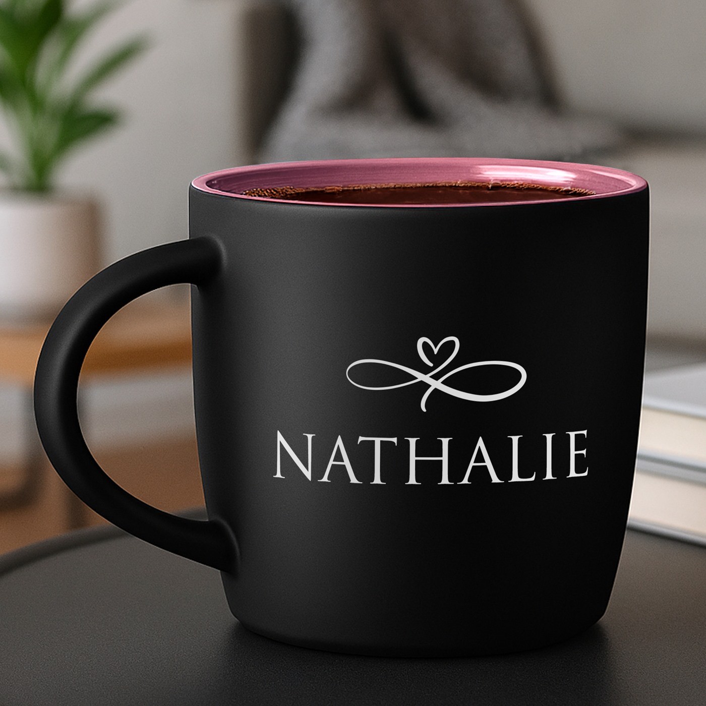 Mug de cerámica mate negra Murrano con base rosa y grabado láser para regalo de aniversario de mujer