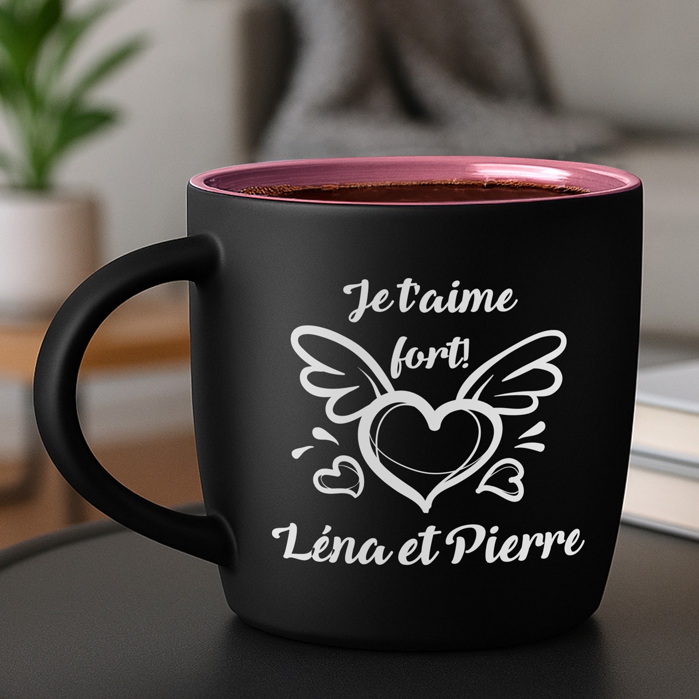 Taza de cerámica Murrano con exterior mate negro e interior rosa, personalizada para ella o él para el Día de San Valentín