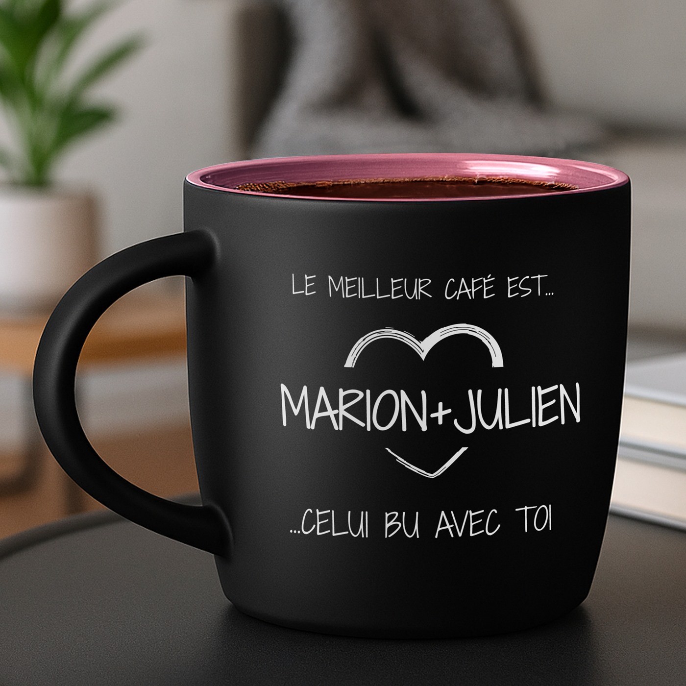 Taza de cerámica Murrano - Negro mate con base rosa y grabado láser para una pareja, regalo de aniversario de boda