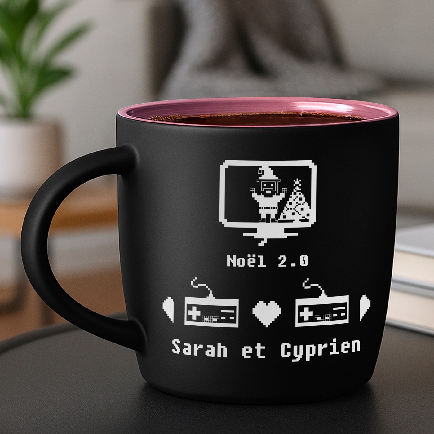 Taza de cerámica Murrano - Negra con acabado mate y base rosa, grabado personalizado para él o ella