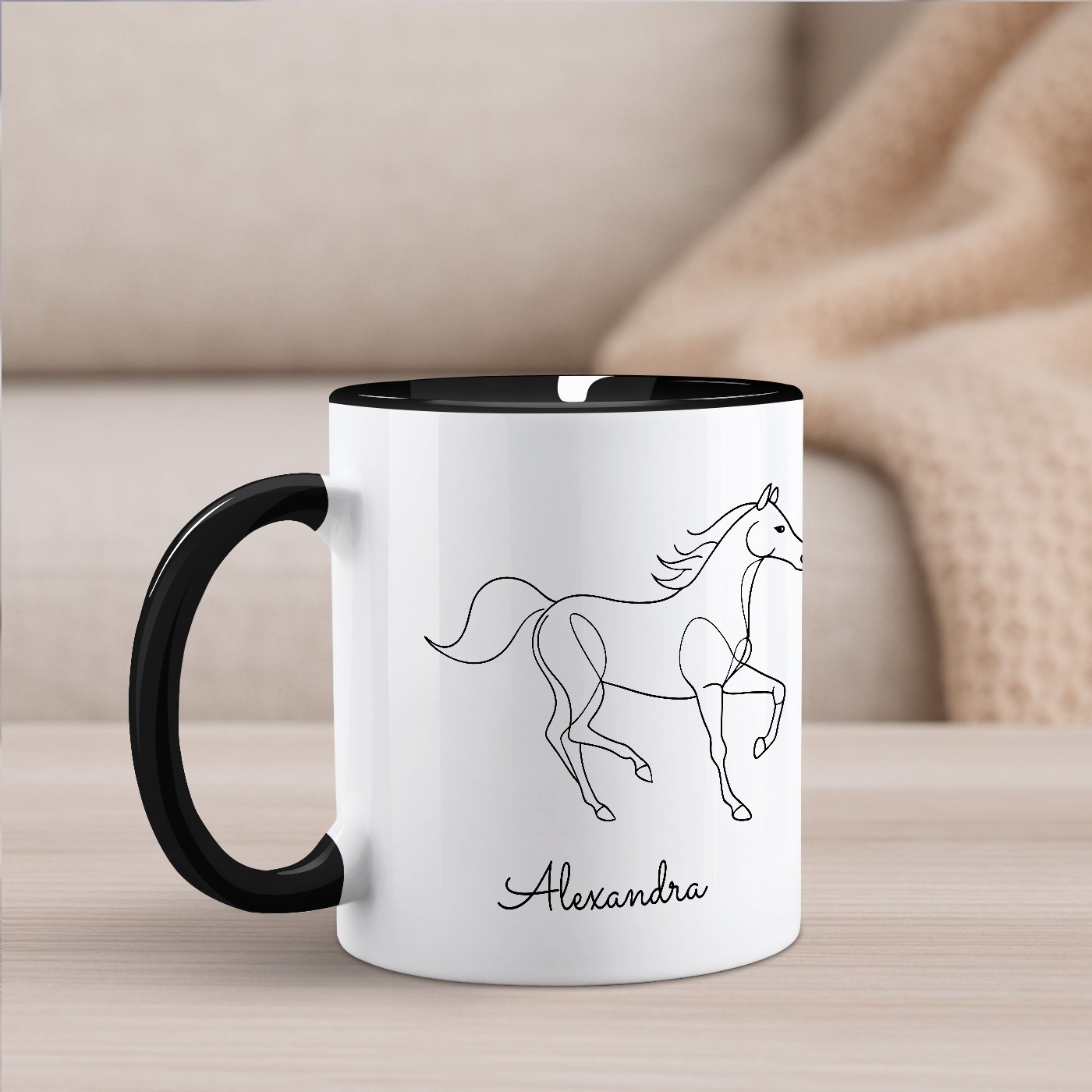 Tasse en céramique blanche Murrano avec fond noir et personnalisation pour l'anniversaire d'une sportive