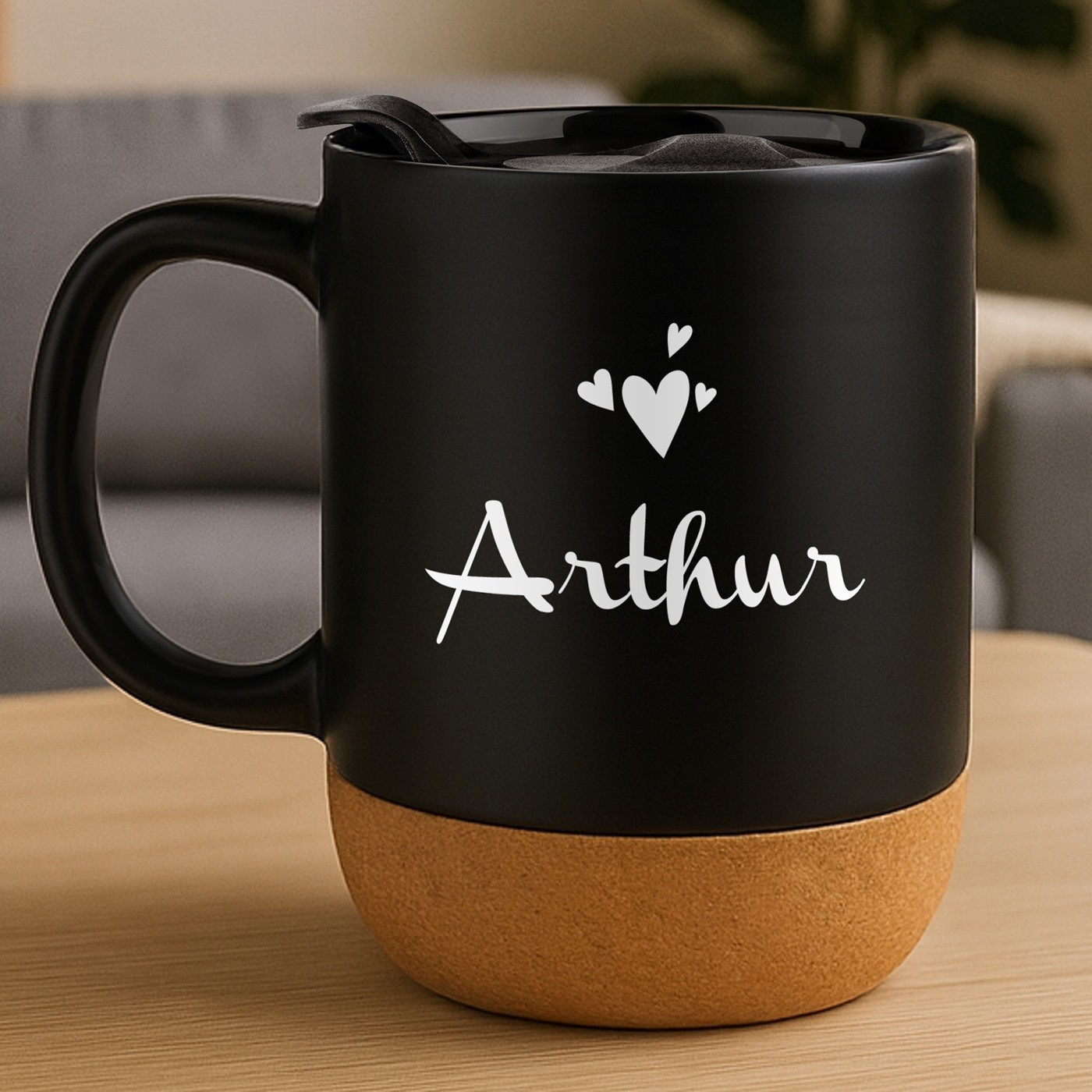 Taza de cerámica negra Murrano con base de corcho y tapa para tu novio o marido en San Valentín