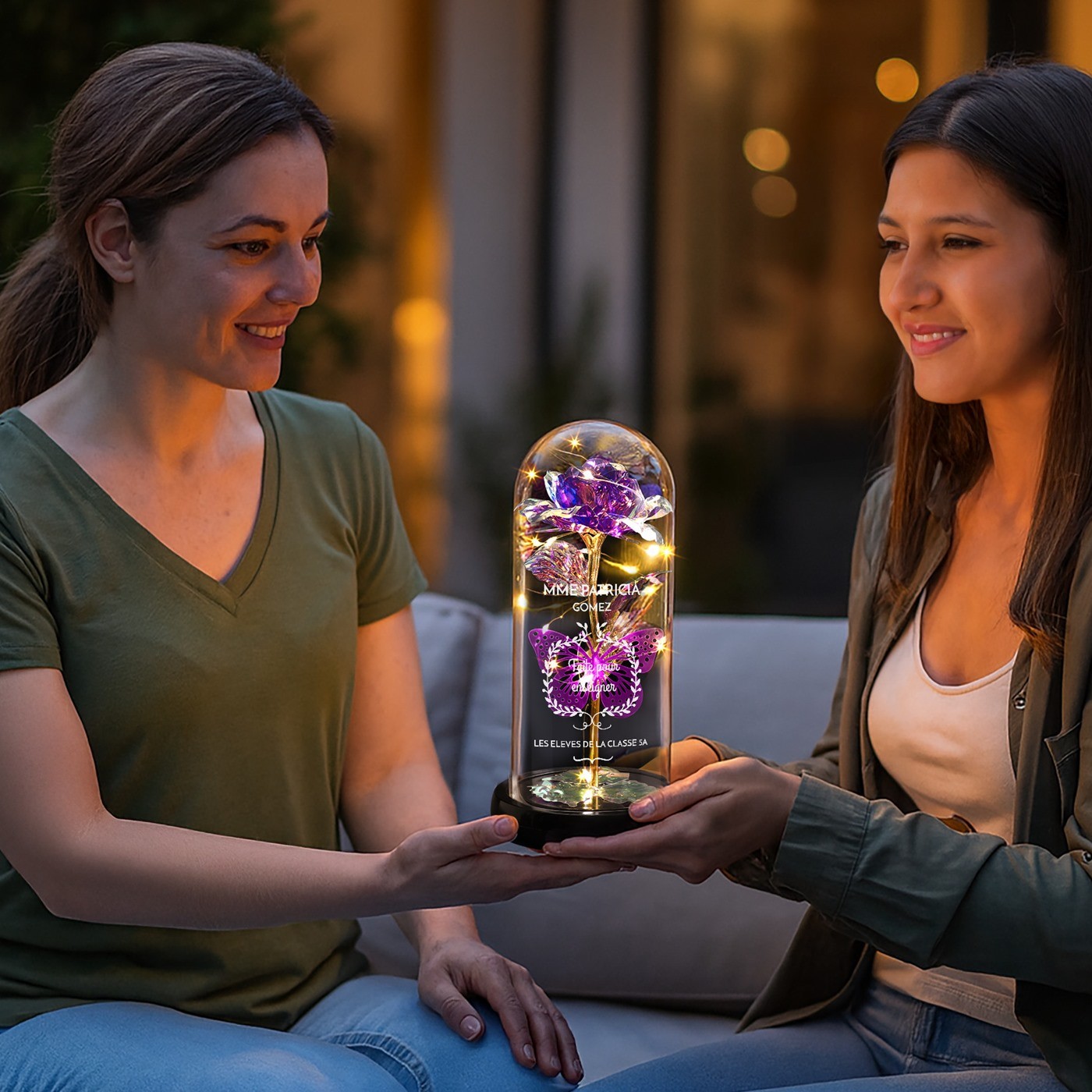 Rose Éternelle Pourpre de Murrano dans une Coupe en Verre avec Lumière LED - Cadeau Personnalisé pour Enseignante