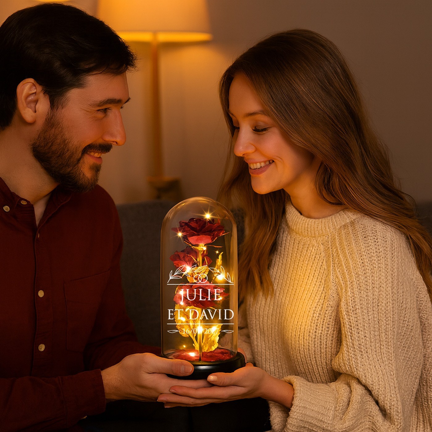 Rosa Eterna Roja bajo Globo de Vidrio con Luz LED - Regalo Personalizado para una Pareja