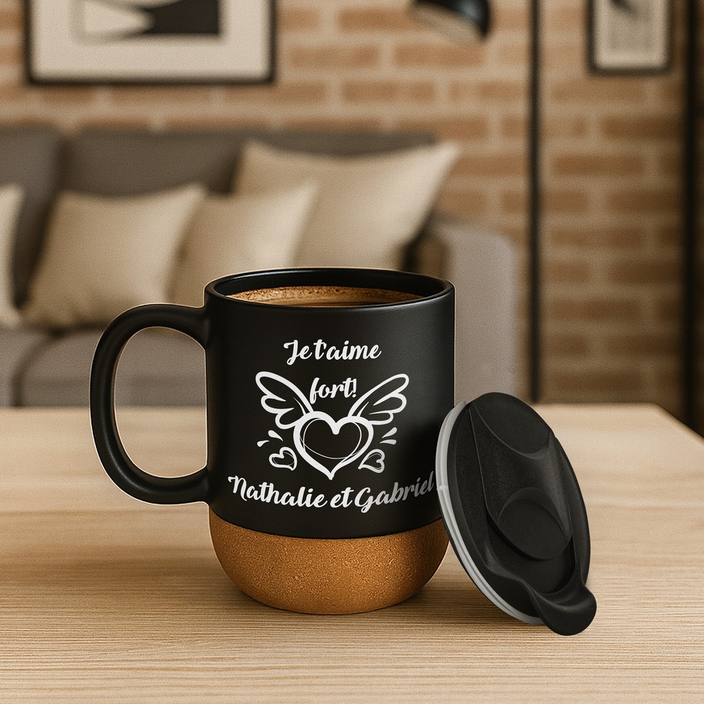 Mug de cerámica negra Murrano con base de corcho y tapa para el Día de San Valentín