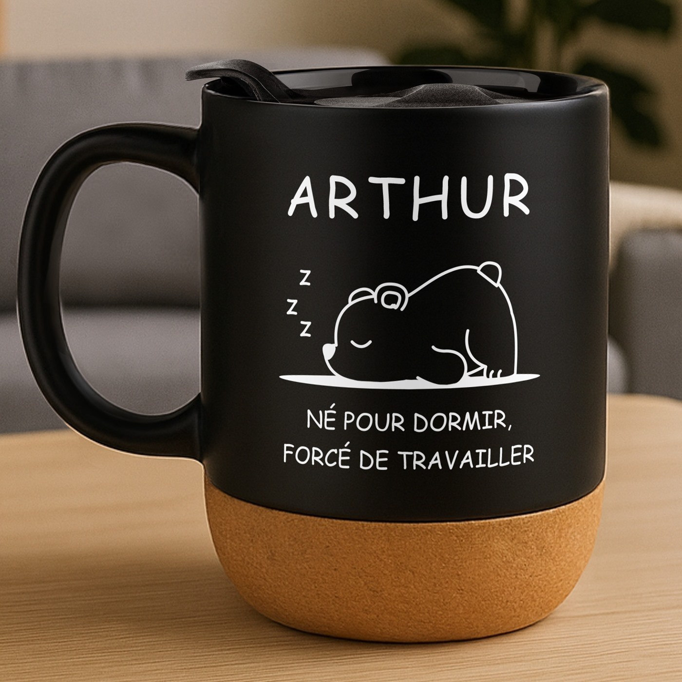 Mug de cerámica negra Murrano con base de corcho y tapa para un perezoso de cumpleaños