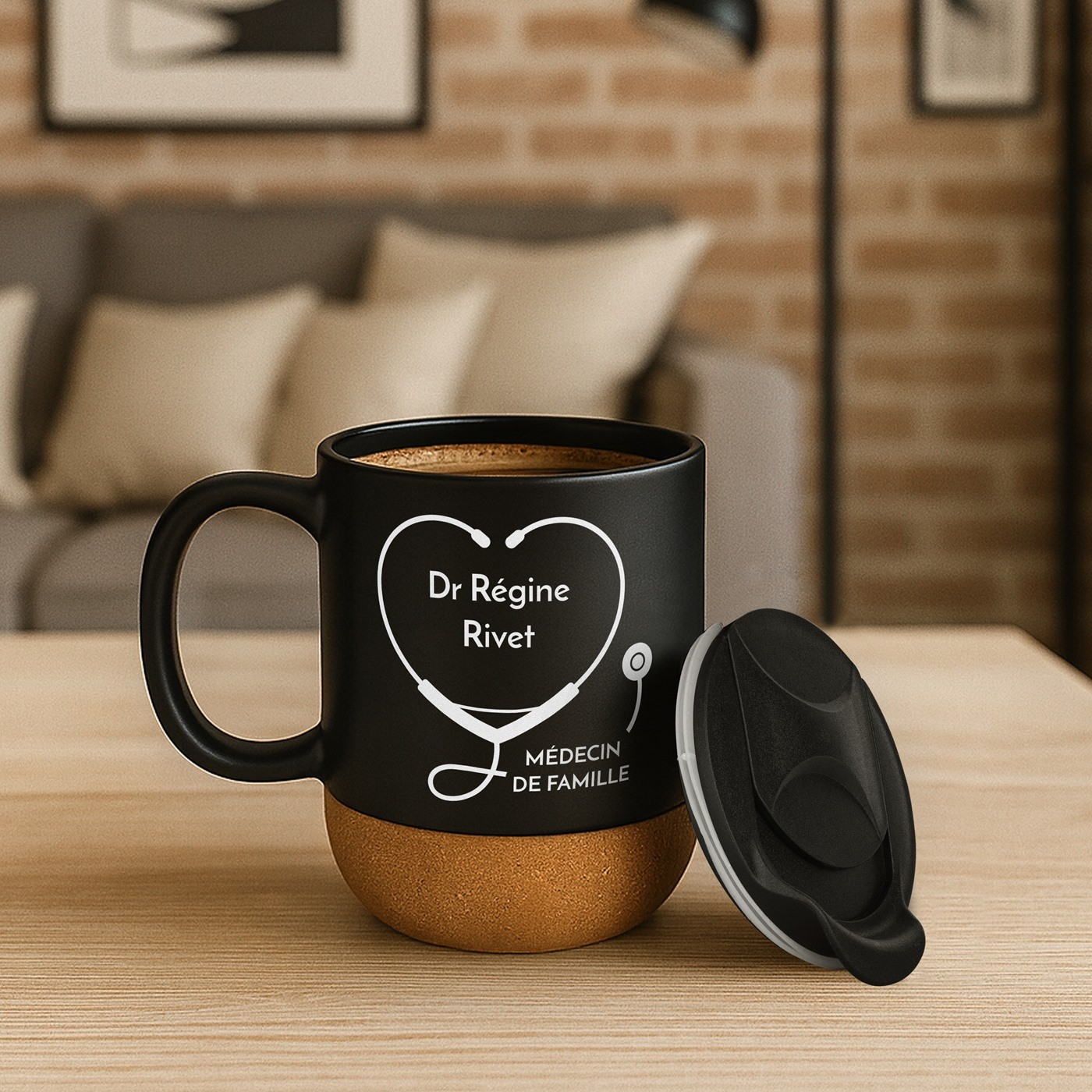 Mug de cerámica negra Murrano con base de corcho y tapa para médico