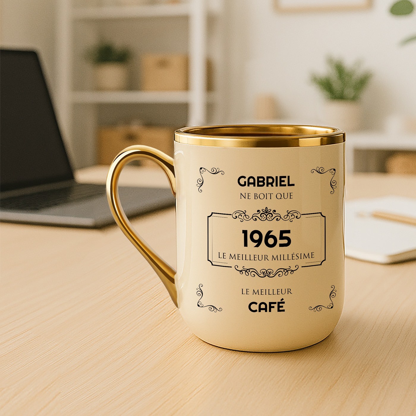 Mug de cerámica beige Murrano con borde y asa dorados para el cumpleaños de un amigo
