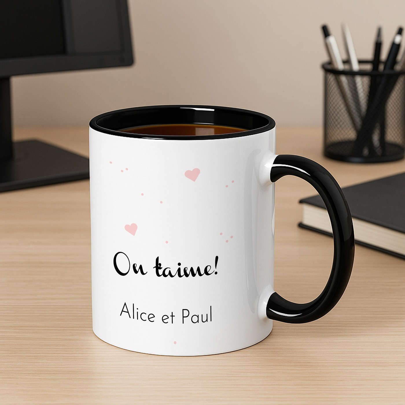 Taza de cerámica blanca y negra con impresión personalizada para el cumpleaños de mamá