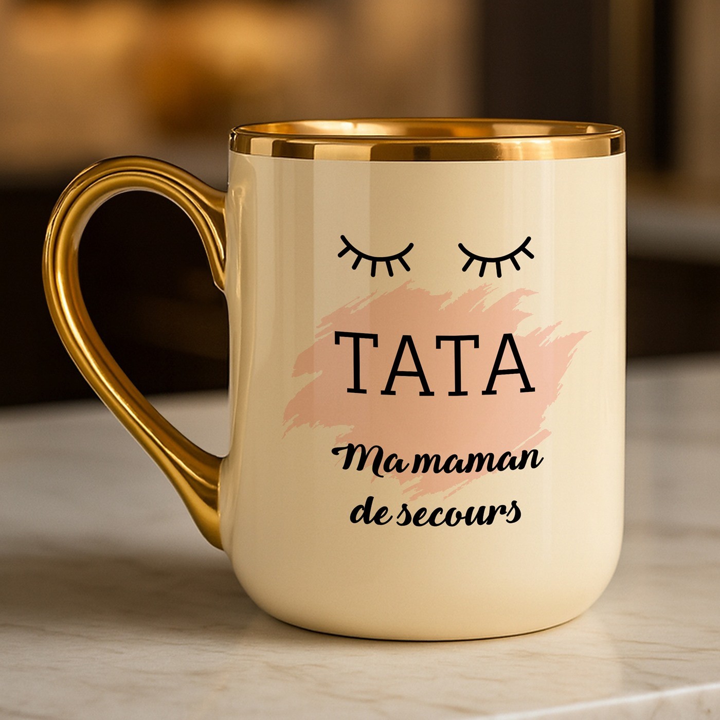 Taza de cerámica beige personalizada con borde y asa dorados para el cumpleaños de una tía