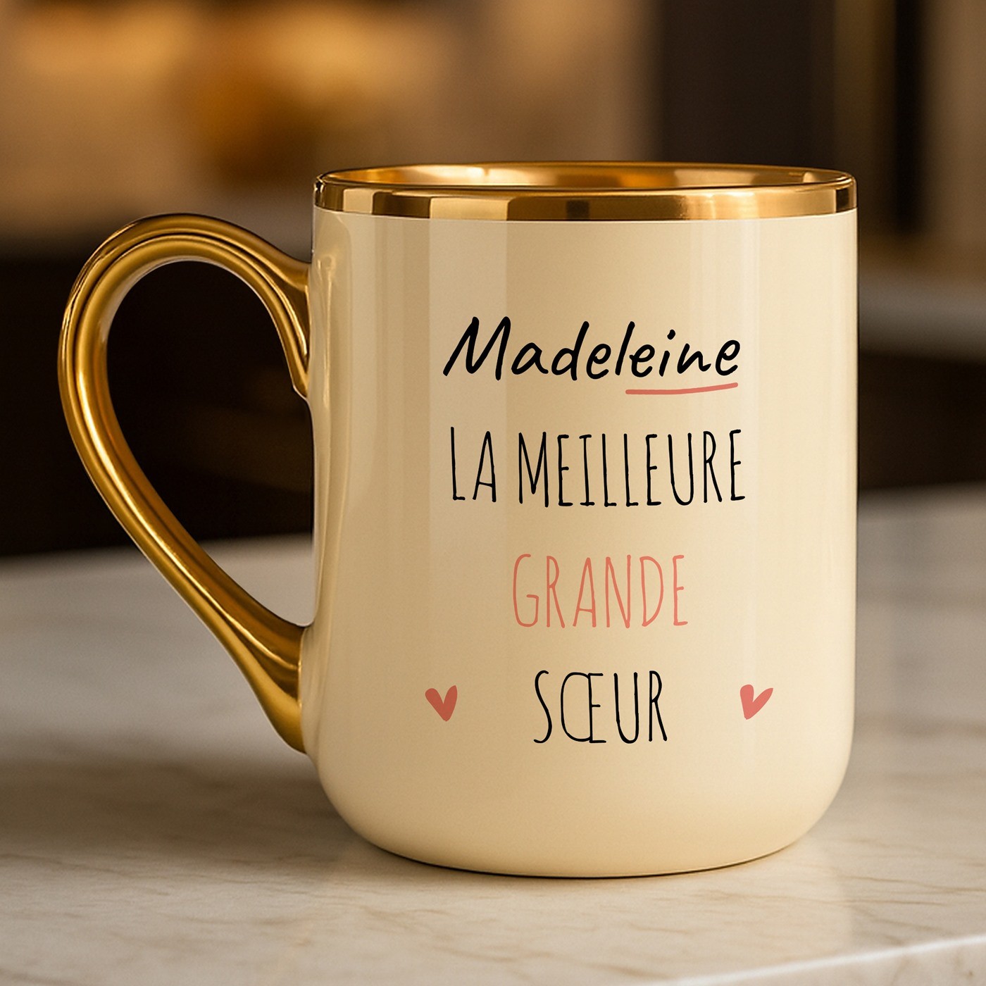 Taza de cerámica beige Murrano con borde y mango dorados para el cumpleaños de su hermana