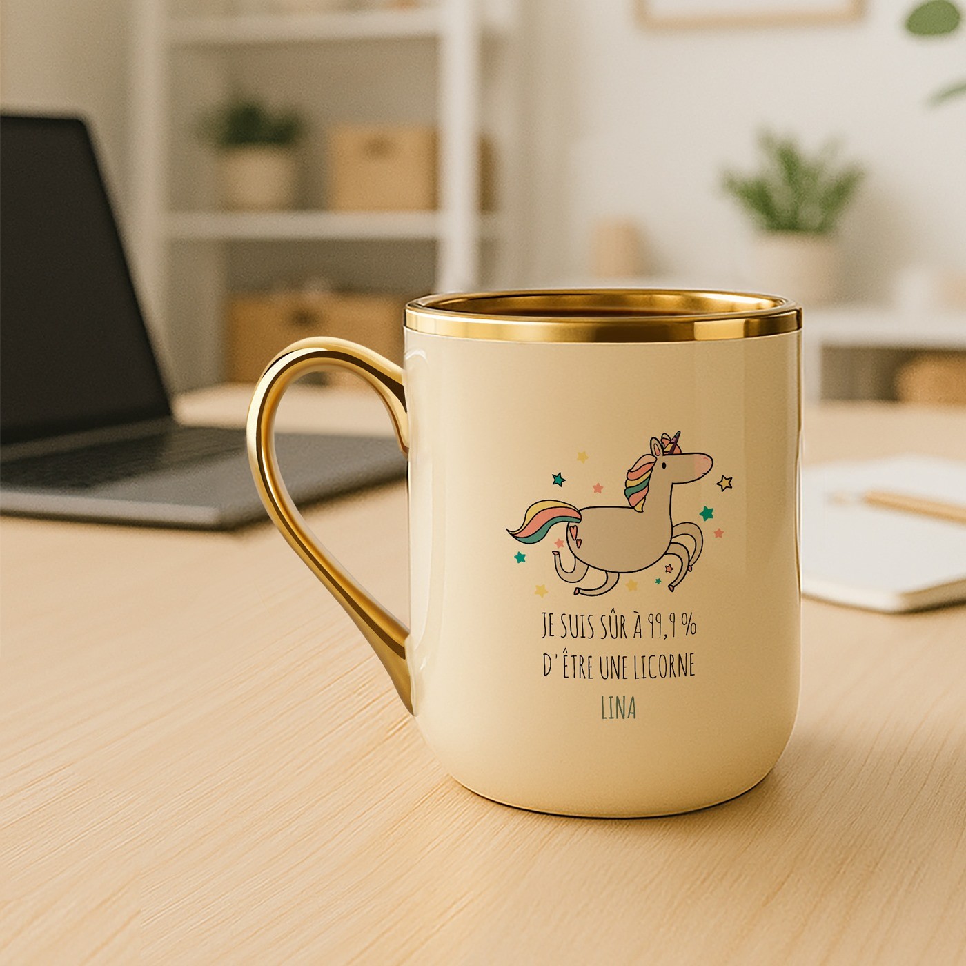 Taza de cerámica beige Murrano con borde y asa dorados para el cumpleaños de su nieta