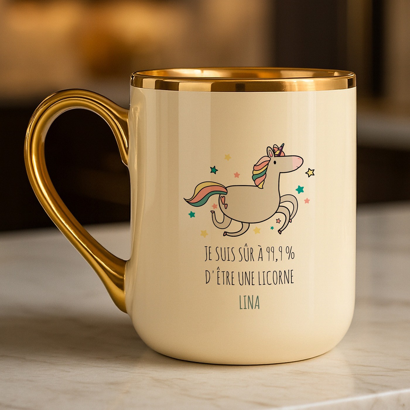 Taza de cerámica beige Murrano con borde y asa dorados para el cumpleaños de su nieta