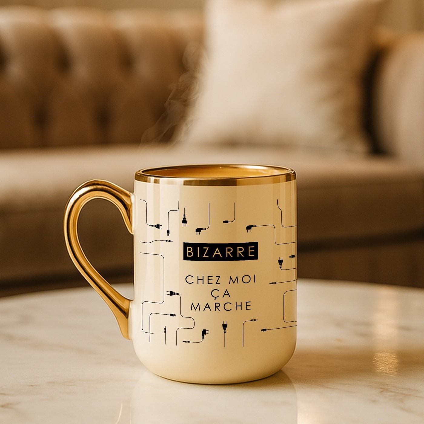 Mug de cerámica beige personalizado con borde y asa dorados para un experto en TI - Murrano