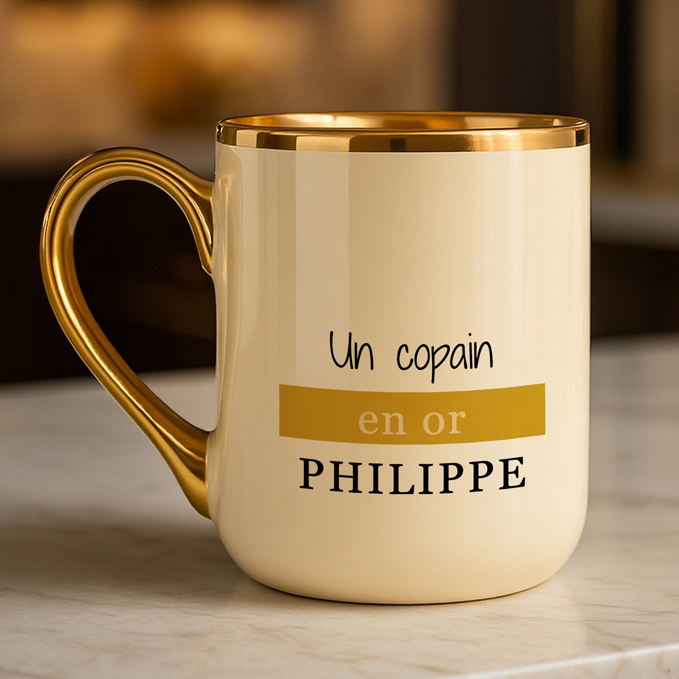 Mug de cerámica beige Murrano con borde y mango dorados para el cumpleaños de un amigo