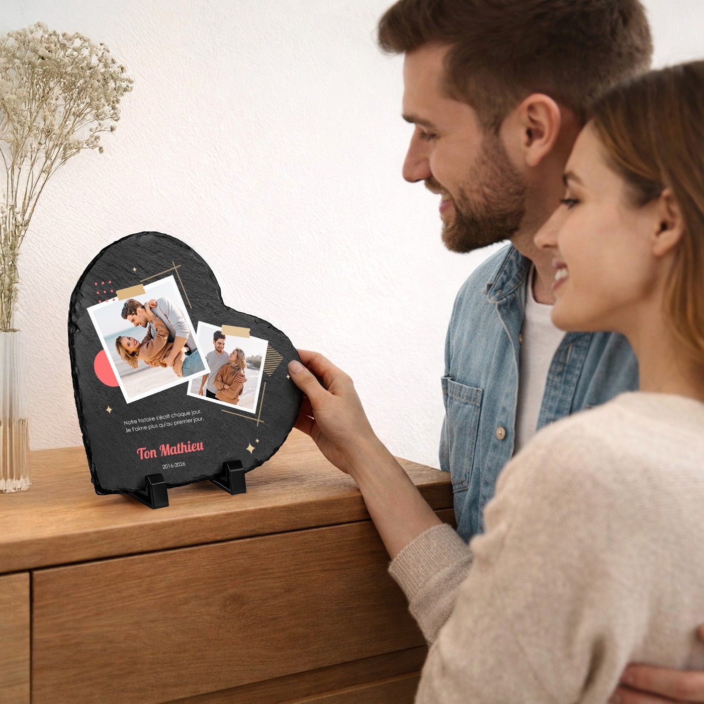 Piedra de pizarra en forma de corazón personalizada para una pareja que celebra su 10º aniversario de bodas
