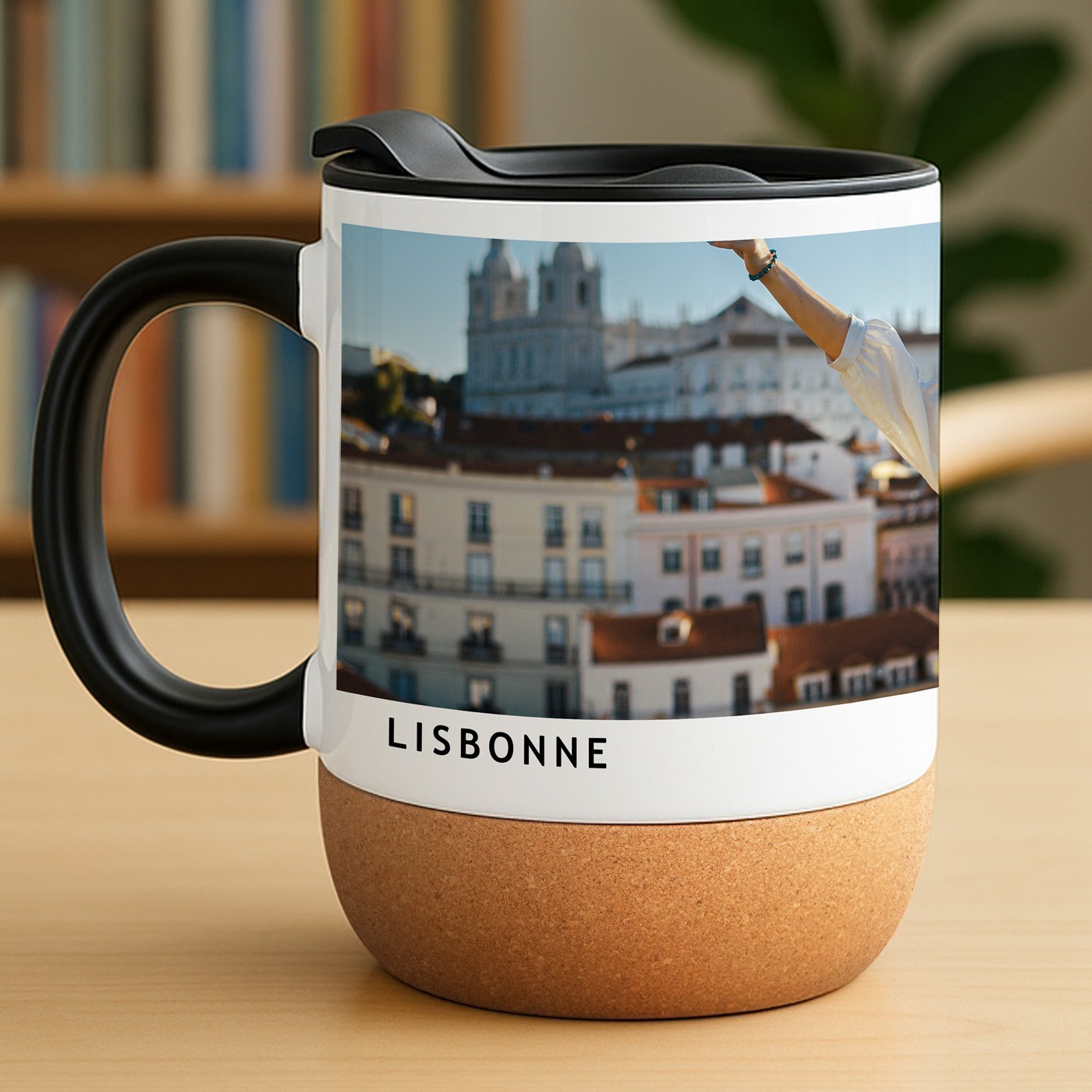 Mug de cerámica Murrano con base de corcho y tapa personalizada, el regalo perfecto para viajeros