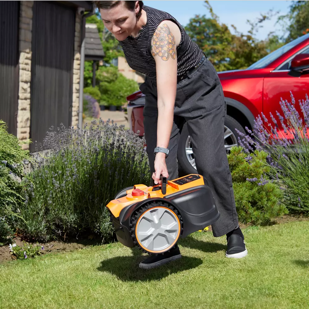 Robot cortacésped autónomo LawnMaster Visión AMB16-400 | Cortacésped robot de 400 metros cuadrados con recarga automática