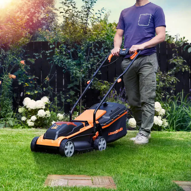 Tronzadora de césped inalámbrica LawnMaster 24V 32 cm