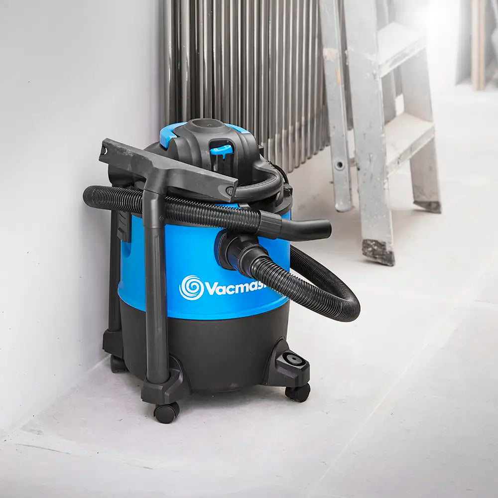Aspiradora Vacmaster para desechos secos y húmedos con soplador de hojas desmontable