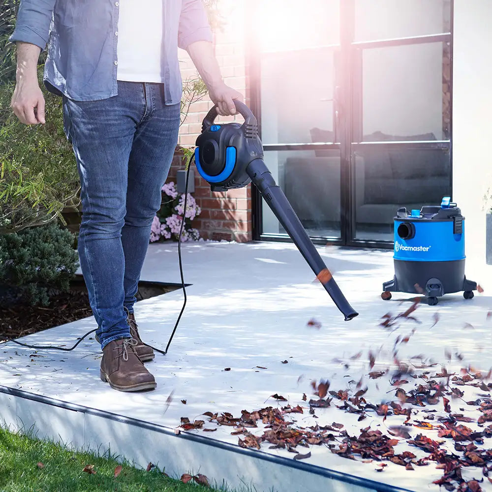 Aspiradora Vacmaster para desechos secos y húmedos con soplador de hojas desmontable