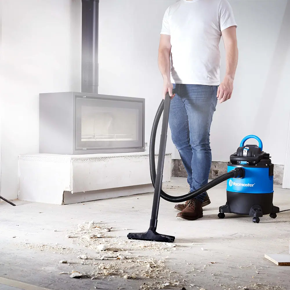Aspiradora Vacmaster para desechos secos y húmedos con soplador de hojas desmontable