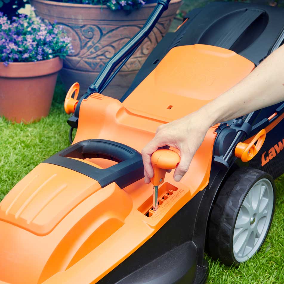 Tondeuse à gazon électrique LawnMaster 1600W 37 cm
