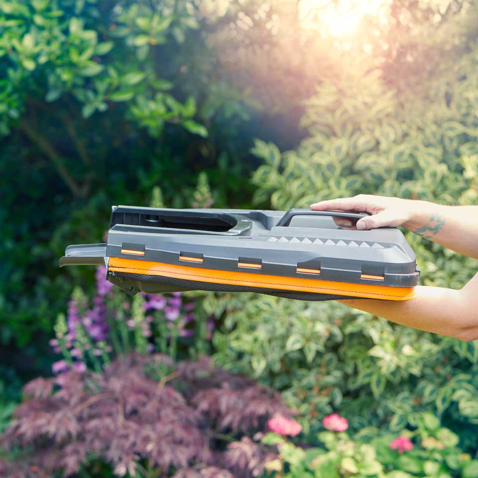 Cortacésped eléctrico LawnMaster 48V 41 cm con baterías de repuesto