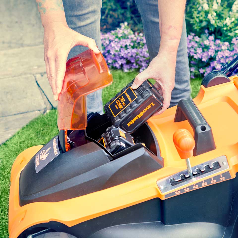Cortacésped eléctrico LawnMaster 48V 41 cm con baterías de repuesto