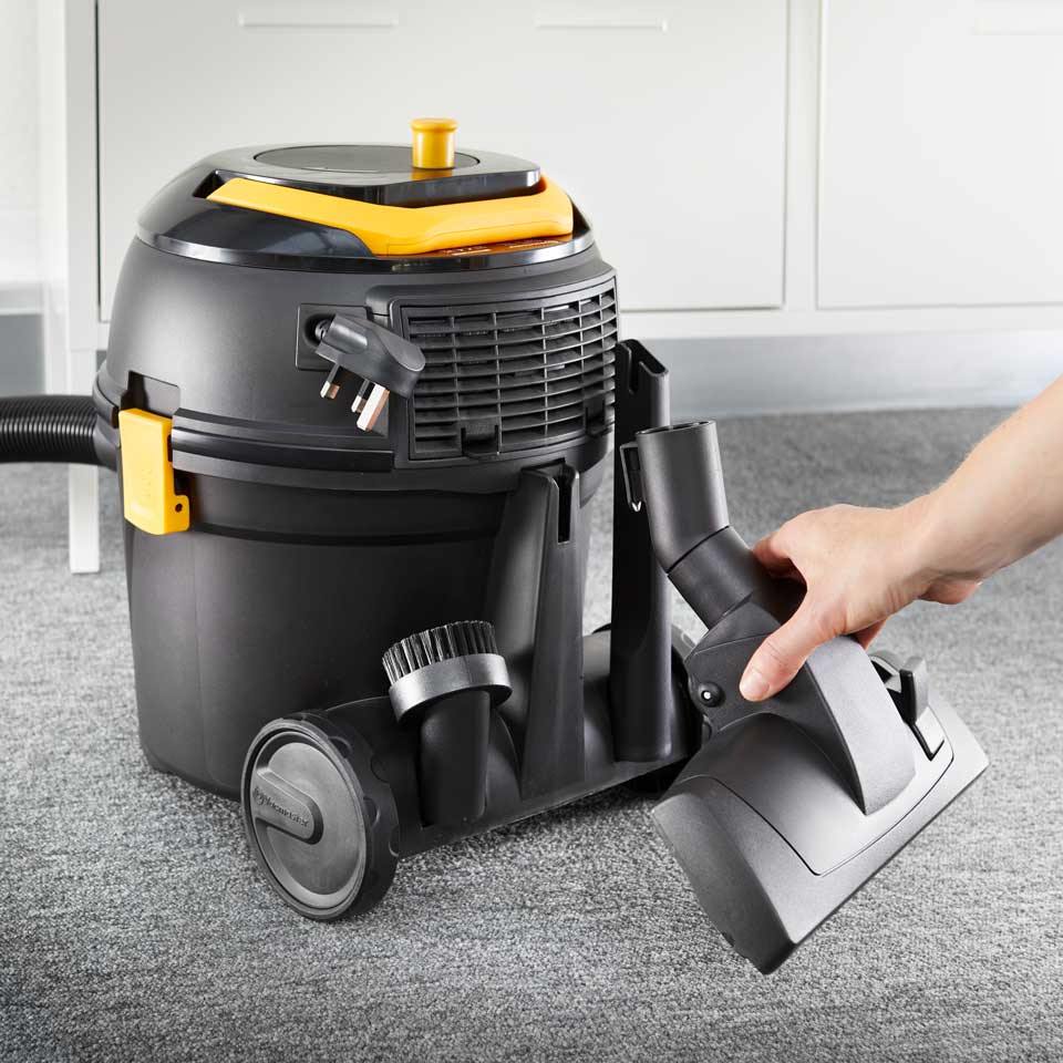 Aspiradora vertical Vacmaster D8