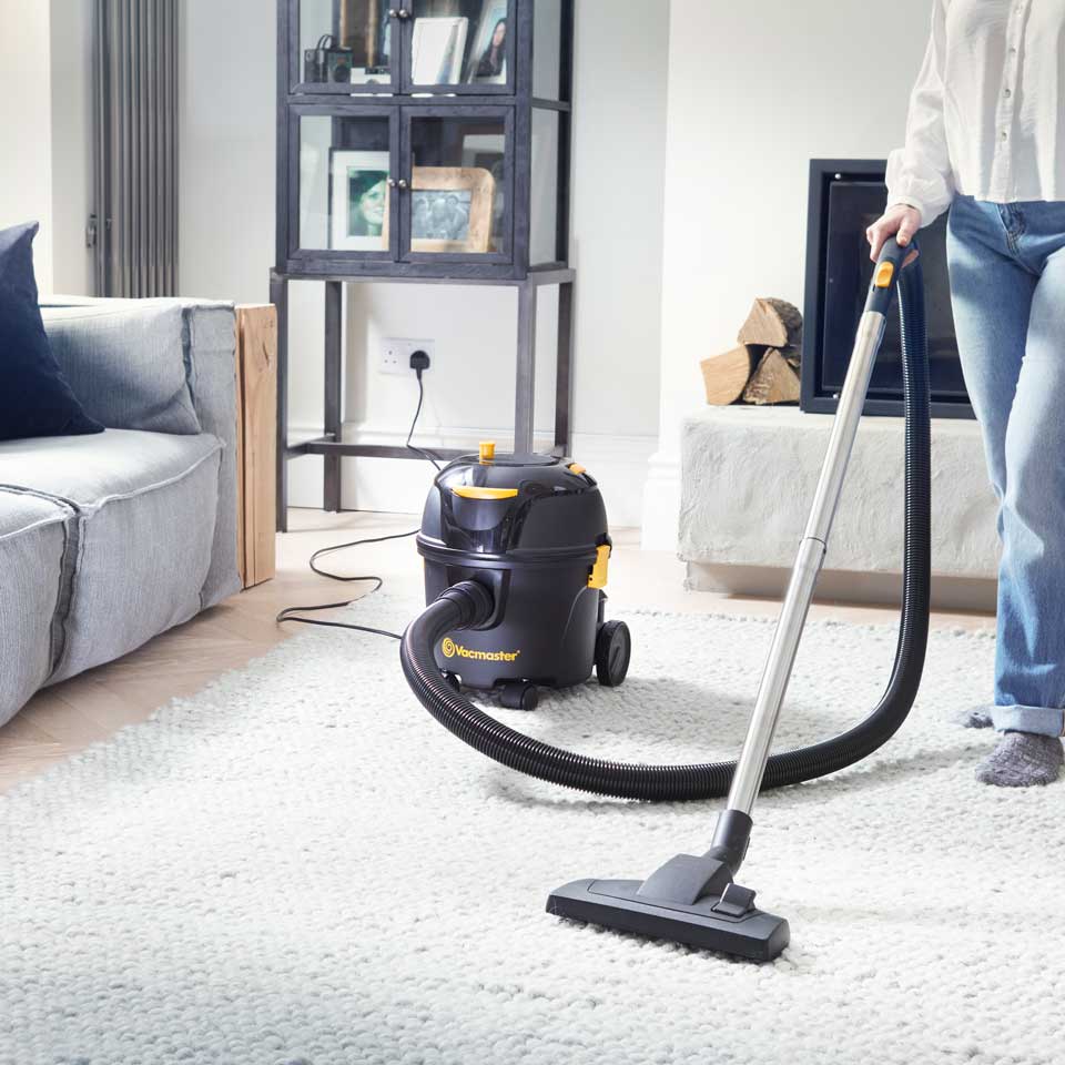 Aspiradora vertical Vacmaster D8