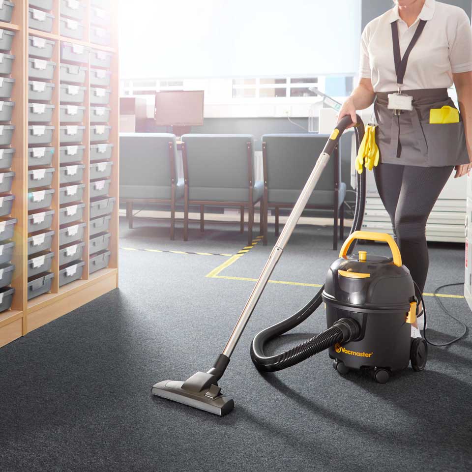 Aspiradora vertical Vacmaster D8