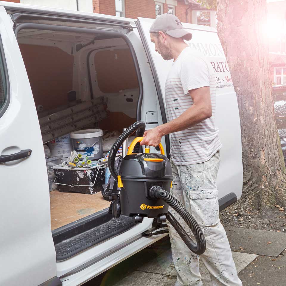 Aspiradora vertical Vacmaster D8