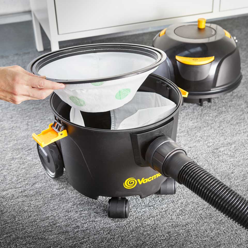 Aspiradora vertical Vacmaster D8