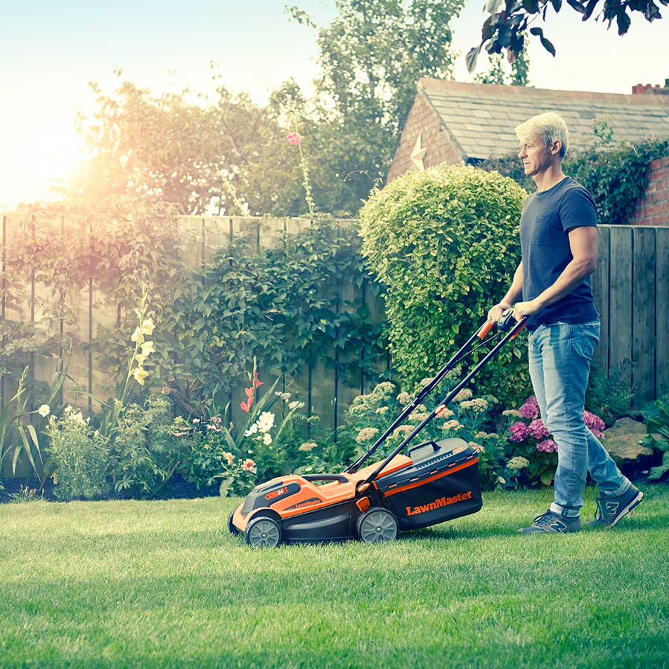 Cortacésped sin cable LawnMaster 24V 34 cm