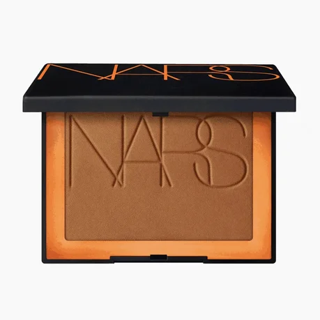 Polvo bronceador NARS - Polvo de bronceado iluminador de 4 formas
