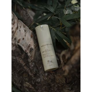 Escudo solar 5D LE MOI-PEAU, esencia activada por luz, SPF 50+, 30g