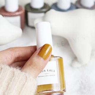 Esmaltes de uñas Aqua Lala Mostaza y Miel 15 ml