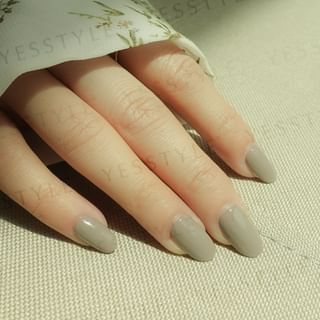 Laca de uñas gel Cosplus 0121, colección Nude, Gris (8ml)
