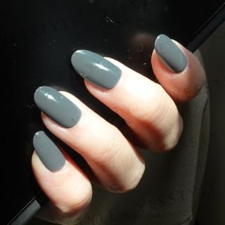 Laca de uñas gel Cosplus Colección Morandi - Gris (8 ml)